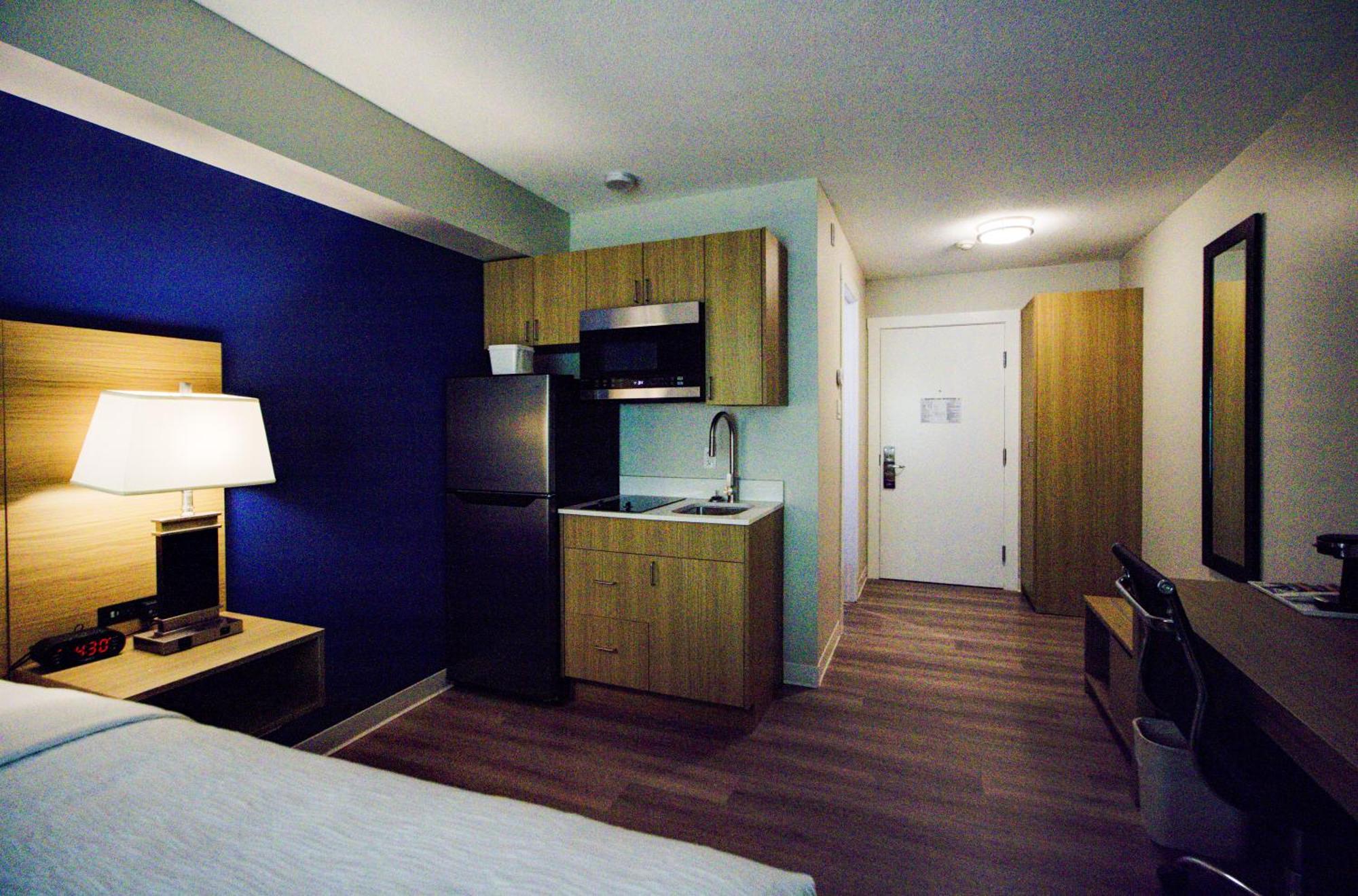 Baymont By Wyndham Gold River Exteriör bild