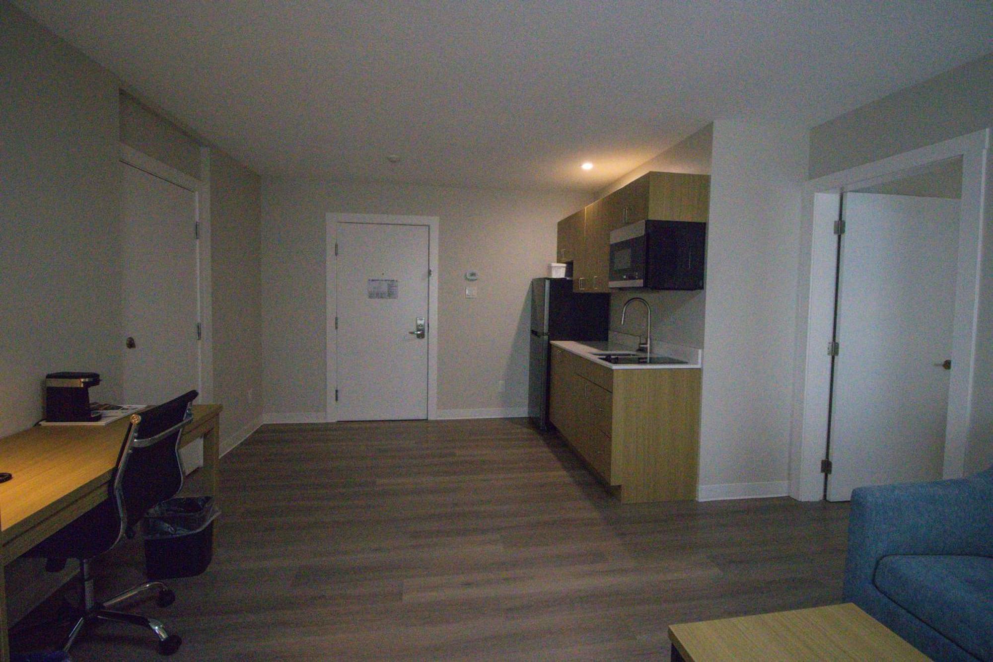 Baymont By Wyndham Gold River Exteriör bild