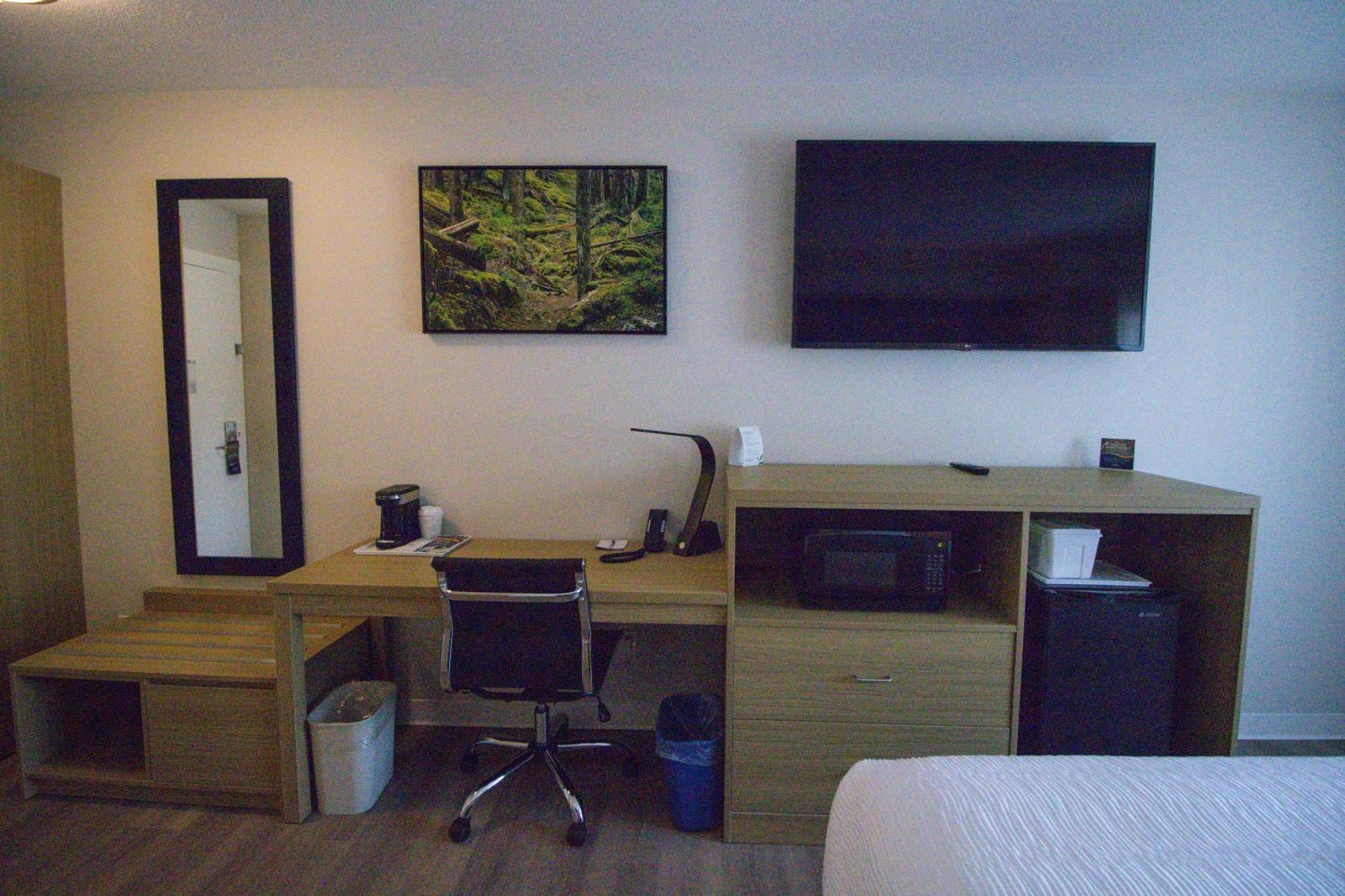 Baymont By Wyndham Gold River Exteriör bild